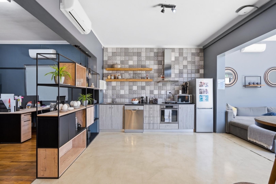 5 Bedroom Property for Sale in Woodstock Upper Western Cape